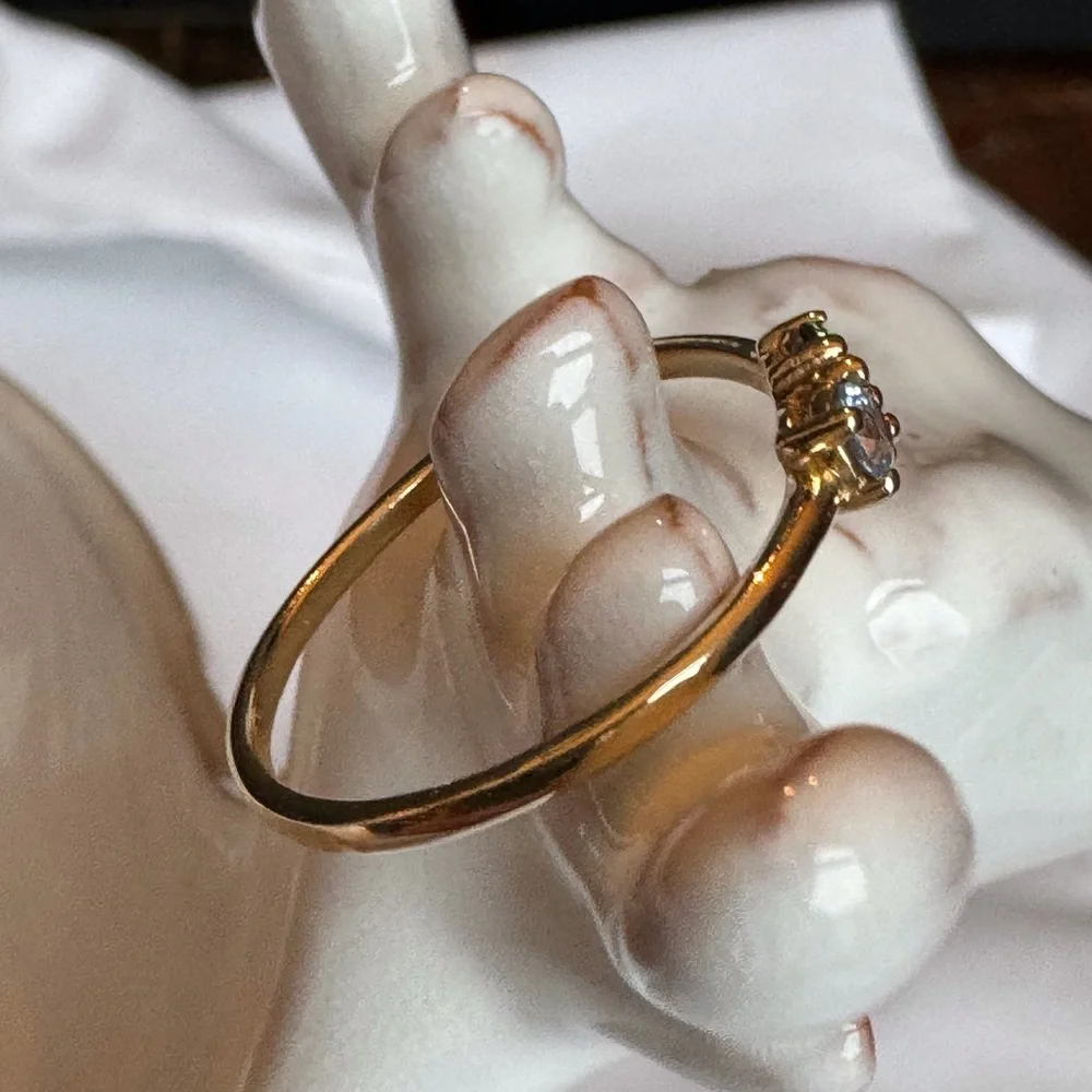 10KYG 3 Stone Cluster Ring 10K NWOT